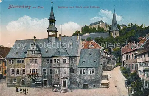 AK / Ansichtskarte Blankenburg_Harz Rathaus und Blick zum Schloss Blankenburg_Harz