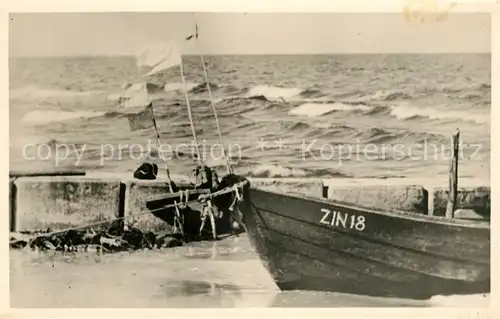 AK / Ansichtskarte Zingst_Ostseebad Motiv an der Mole Zingst_Ostseebad