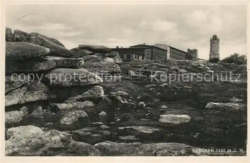 AK / Ansichtskarte Brocken_Harz Brockenhotel mit Aussichtsturm Brocken Harz