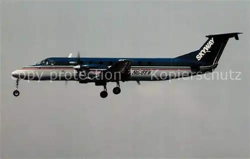 AK / Ansichtskarte Flugzeuge_Zivil Midwest Express Skyway Beech 1900 N68YV Flugzeuge Zivil