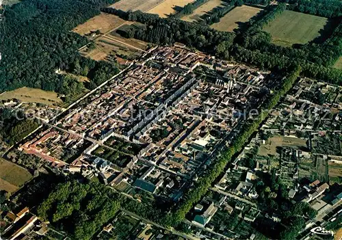 AK / Ansichtskarte Richelieu Fliegeraufnahme Richelieu
