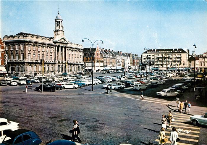 AK / Ansichtskarte Cambrai Place de Hotel de Ville Cambrai Nr. kp13974