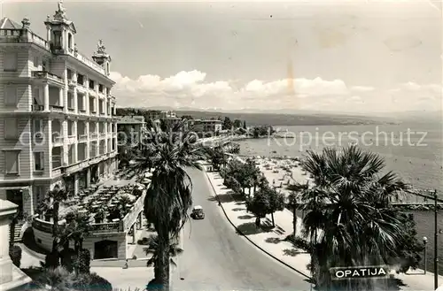 AK / Ansichtskarte Opatija_Istrien Grand Hotel Belvedere Uferstrasse Promenade Badestrand Opatija_Istrien