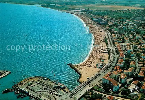 AK / Ansichtskarte Frejus Fliegeraufnahme Strand Frejus