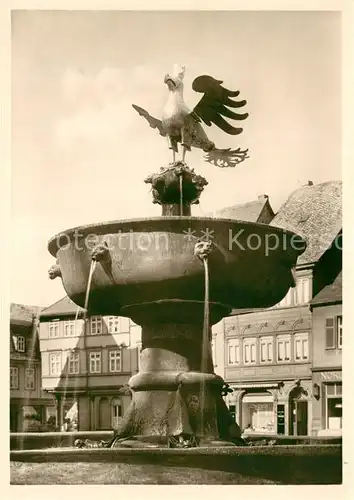 AK / Ansichtskarte Goslar Marktbecken mit dem Goslarer Adler Bronze 13tes Jhdt Goslar