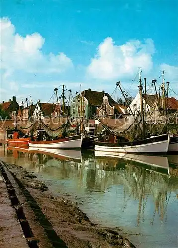 AK / Ansichtskarte Greetsiel Fischerhafen Greetsiel