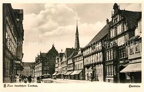 AK / Ansichtskarte Hameln_Weser Die Osterstrasse mit Hochzeitshaus Hameln Weser