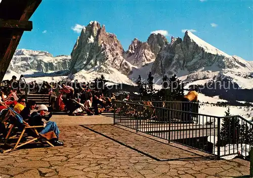 AK / Ansichtskarte Seiser_Alm Seilbahn Bergstation gegen Langkofelgruppe Dolomiten Seiser_Alm