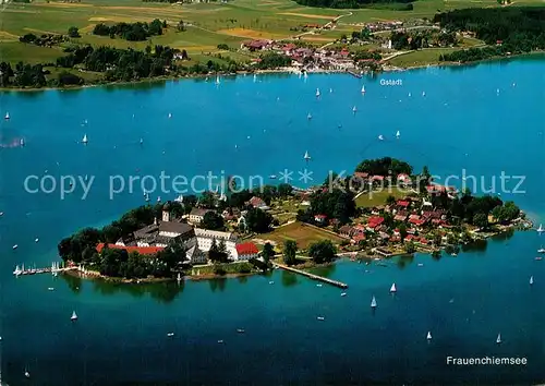 AK / Ansichtskarte Frauenchiemsee Fliegeraufnahme Benediktinerinnenkloster Grabmal der selingen Irmengard Frauenchiemsee