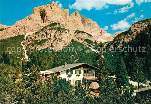 AK / Ansichtskarte San_Cassiano_Badia Capanna Alpina verso Gruppo Fanis Val Badia Berghaus Fanisgruppe Gadertal Dolomiten San_Cassiano_Badia