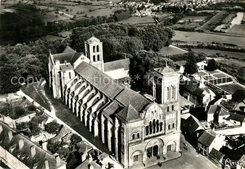 AK / Ansichtskarte Vezelay Basilique de la Madeleine vue aerienne Village de Saint Pere sous Vezelay Vezelay