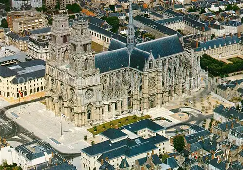 AK / Ansichtskarte Orleans_Loiret Cathedrale Sainte Croix vue aerienne Orleans_Loiret