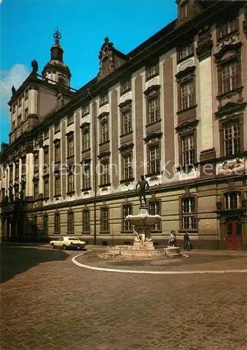 AK / Ansichtskarte Wroclaw Uniwersytet im. Boleslawa Bieruta Universitaet Brunnen Wroclaw