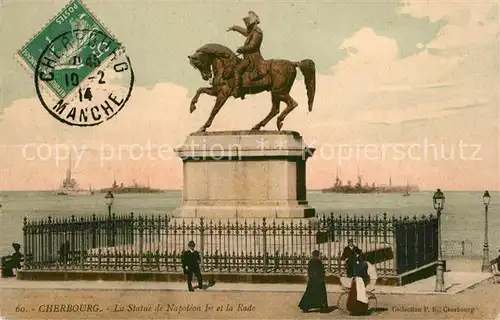 AK / Ansichtskarte Cherbourg_Octeville_Basse_Normandie La Statue de Napoleon I et la Rade Cherbourg_Octeville
