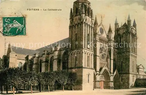 AK / Ansichtskarte Poitiers_Vienne La Cathedrale Poitiers Vienne