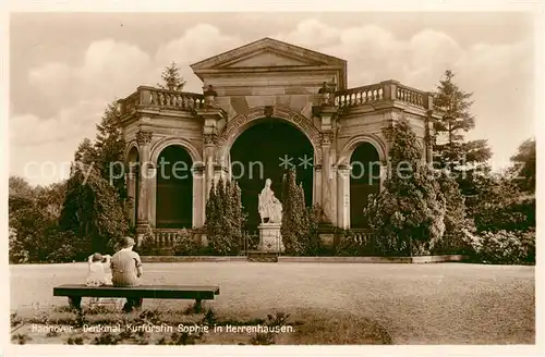 AK / Ansichtskarte Herrenhausen_Hannover Denkmal Kurfuerstin Sophie  Herrenhausen Hannover