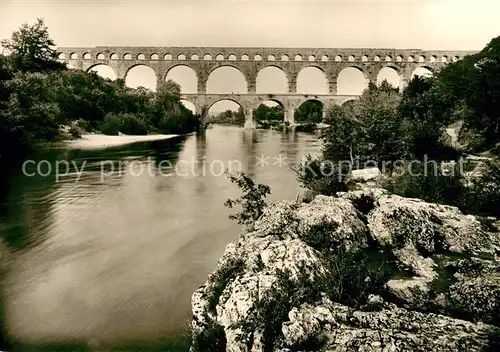 AK / Ansichtskarte Nimes Pont du Gard Roemische Wasserleitung Nimes