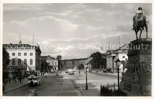 AK / Ansichtskarte Berlin Unter den Linden mit Schlossblick Berlin