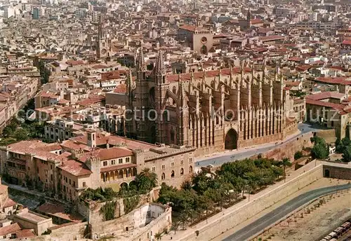 AK / Ansichtskarte Palma_de_Mallorca Fliegeraufnahme Cathedrale Palacio de la Almudaina Palma_de_Mallorca