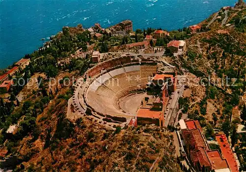 AK / Ansichtskarte Taormina_Sizilien Teatro Greco Griechisches Theater Antike Staette Fliegeraufnahme Taormina Sizilien