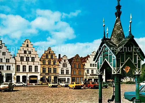 AK / Ansichtskarte Friedrichstadt_Eider Hollaenderstadt Marktplatz Giebelhaeuser Marktpumpe Friedrichstadt_Eider