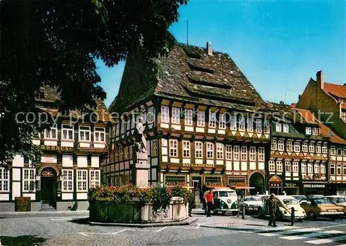 AK / Ansichtskarte Einbeck_Niedersachsen Markt Fachwerk Brunnen Einbeck Niedersachsen