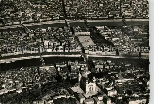 AK / Ansichtskarte Lyon_France Vue aerienne avec Cathedrale St Jean et Place Bellecourt Lyon France