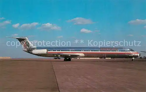 AK / Ansichtskarte Flugzeuge_Zivil American McDonnell Douglas DC 9 82 MD 82  Flugzeuge Zivil