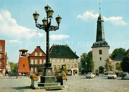 AK / Ansichtskarte Glueckstadt Markt mit Kirche Glueckstadt