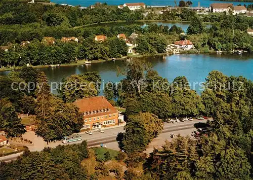 AK / Ansichtskarte Ploen_See Edebergsee mit Hotel Fegetasche Naturpark Holsteinische Schweiz Fliegeraufnahme Ploen_See