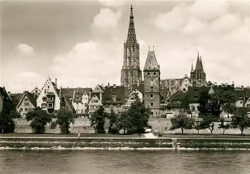 AK / Ansichtskarte Ulm_Donau Blick ueber die Donau zur Altstadt mit Ulmer Muenster Ulm_Donau