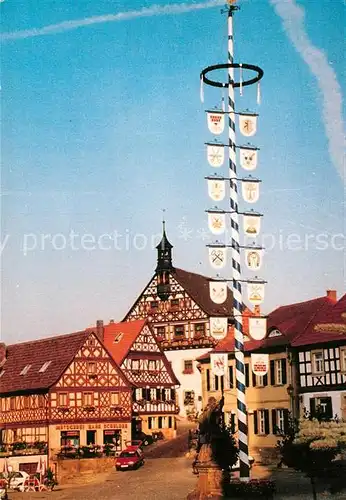 AK / Ansichtskarte Burgkunstadt Maibaum Marktplatz Fachwerkhaeuser Burgkunstadt