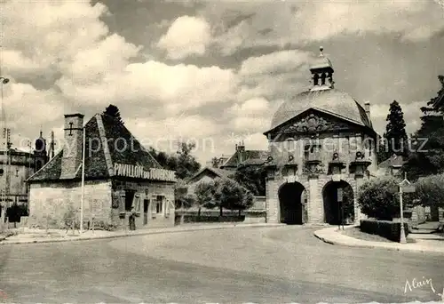 AK / Ansichtskarte Langres Porte des Moulins Langres