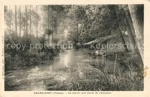 AK / Ansichtskarte Dauphine Grand Pont Le Lavoir aux bords Auxauce Dauphine
