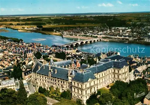 AK / Ansichtskarte Blois_Loir_et_Cher Chateau Fliegeraufnahme Blois_Loir_et_Cher