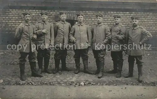 AK / Ansichtskarte Berlin Gruppenfoto Soldaten Militaer Berlin