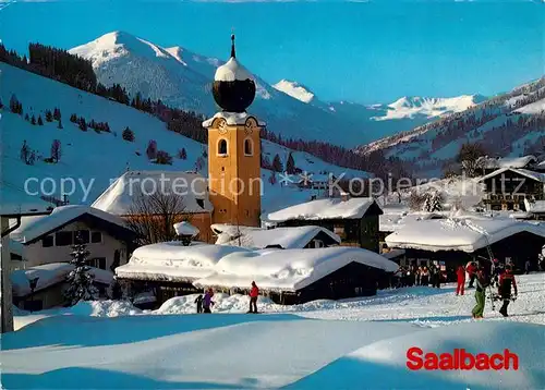 AK / Ansichtskarte Saalbach Hinterglemm mit Kirche und Zwoelferkogel Saalbach Hinterglemm