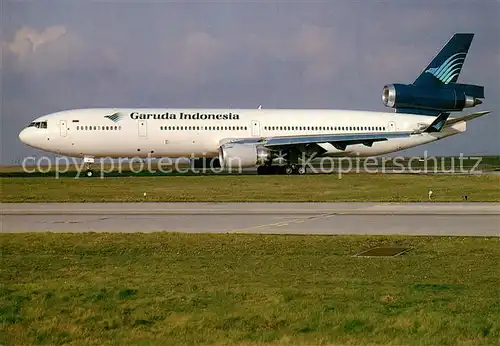 AK / Ansichtskarte Flugzeuge_Zivil Garuda Indonesia McDonnell Douglas MD 11 EI CDJ c n 48500  Flugzeuge Zivil