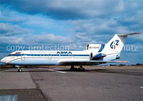 AK / Ansichtskarte Flugzeuge_Zivil Gazpromavia Yak 42D RA 42451 c n 4520422708018 Flugzeuge Zivil