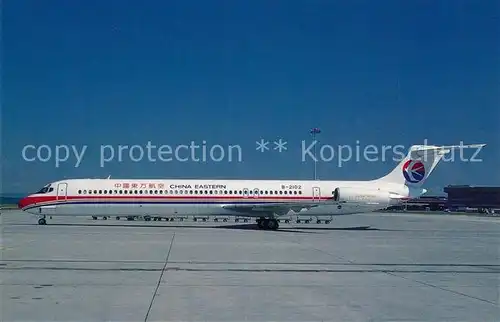 AK / Ansichtskarte Flugzeuge_Zivil China Eastern Airlines McDonnell Douglas MD 82 c n 49141 B 2102 Flugzeuge Zivil