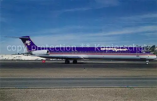 AK / Ansichtskarte Flugzeuge_Zivil Midwest Express McDonnell Douglas MD 88 c n 49762 N601ME  Flugzeuge Zivil