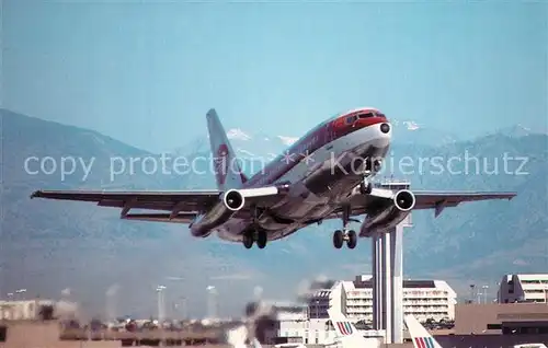 AK / Ansichtskarte Flugzeuge_Zivil Frontier Airlines Boeing 737 Flugzeuge Zivil