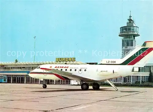 AK / Ansichtskarte Flugzeuge_Zivil Balkan Airport Burgas Yak 40 LZ DOK Flugzeuge Zivil