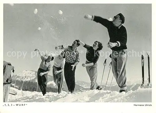 AK / Ansichtskarte Skifahren Schneeballschlacht  Skifahren