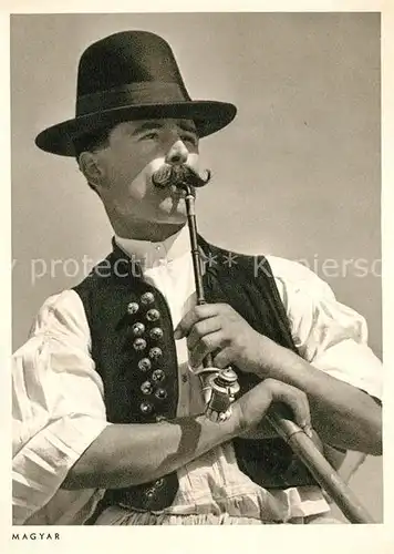 AK / Ansichtskarte Pfeife Magyar Tracht Pfeife