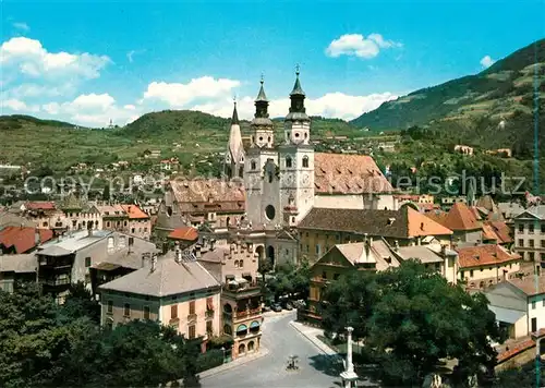AK / Ansichtskarte Brixen_Suedtirol Ortsansicht mit Kirche Brixen Suedtirol