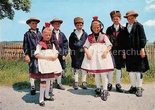 AK / Ansichtskarte Ziegenhain_Hessen Schwaelmer Trachten Ziegenhain Hessen