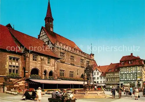 AK / Ansichtskarte Goettingen_Niedersachsen Marktplatz mit Rathaus Goettingen Niedersachsen