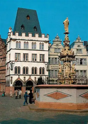 AK / Ansichtskarte Trier Steipe mit Rotem Haus und Marktbrunnen Trier