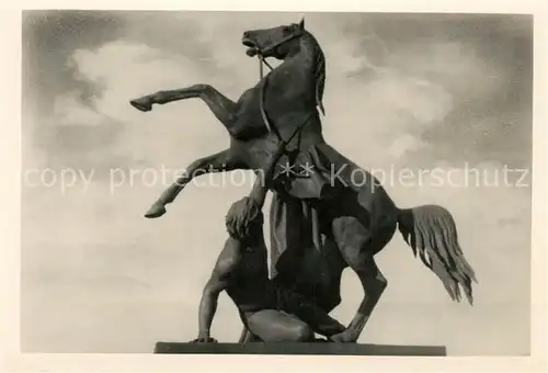 AK / Ansichtskarte St_Petersburg_Leningrad Anitschkin Bruecke Skulptur St_Petersburg_Leningrad